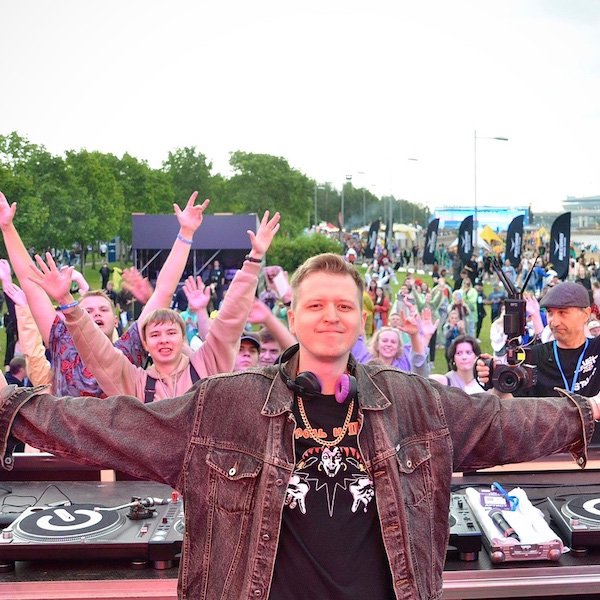 Пригласить на мероприятие артиста DIMIXER